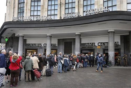 la céntrica estación de trenes de Bruselas Identificado el presunto terrorista abatido en estación de Bruselas